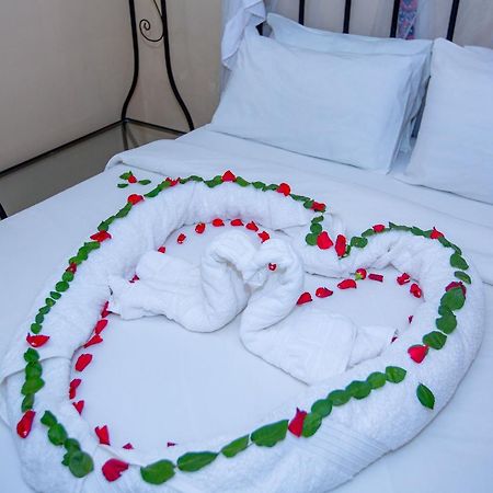 Kays Lodge Dar es Salaam Bagian luar foto