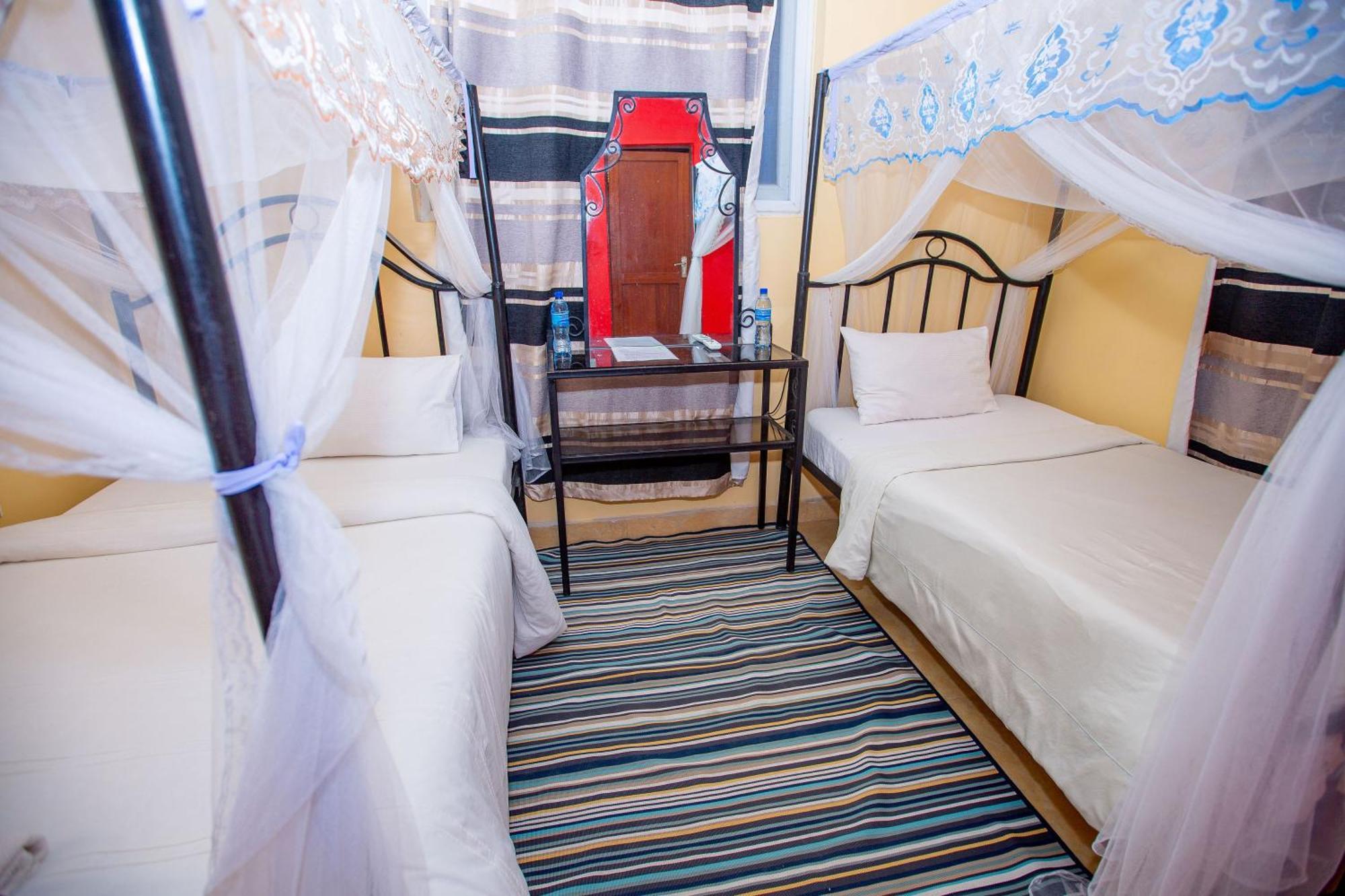 Kays Lodge Dar es Salaam Bagian luar foto