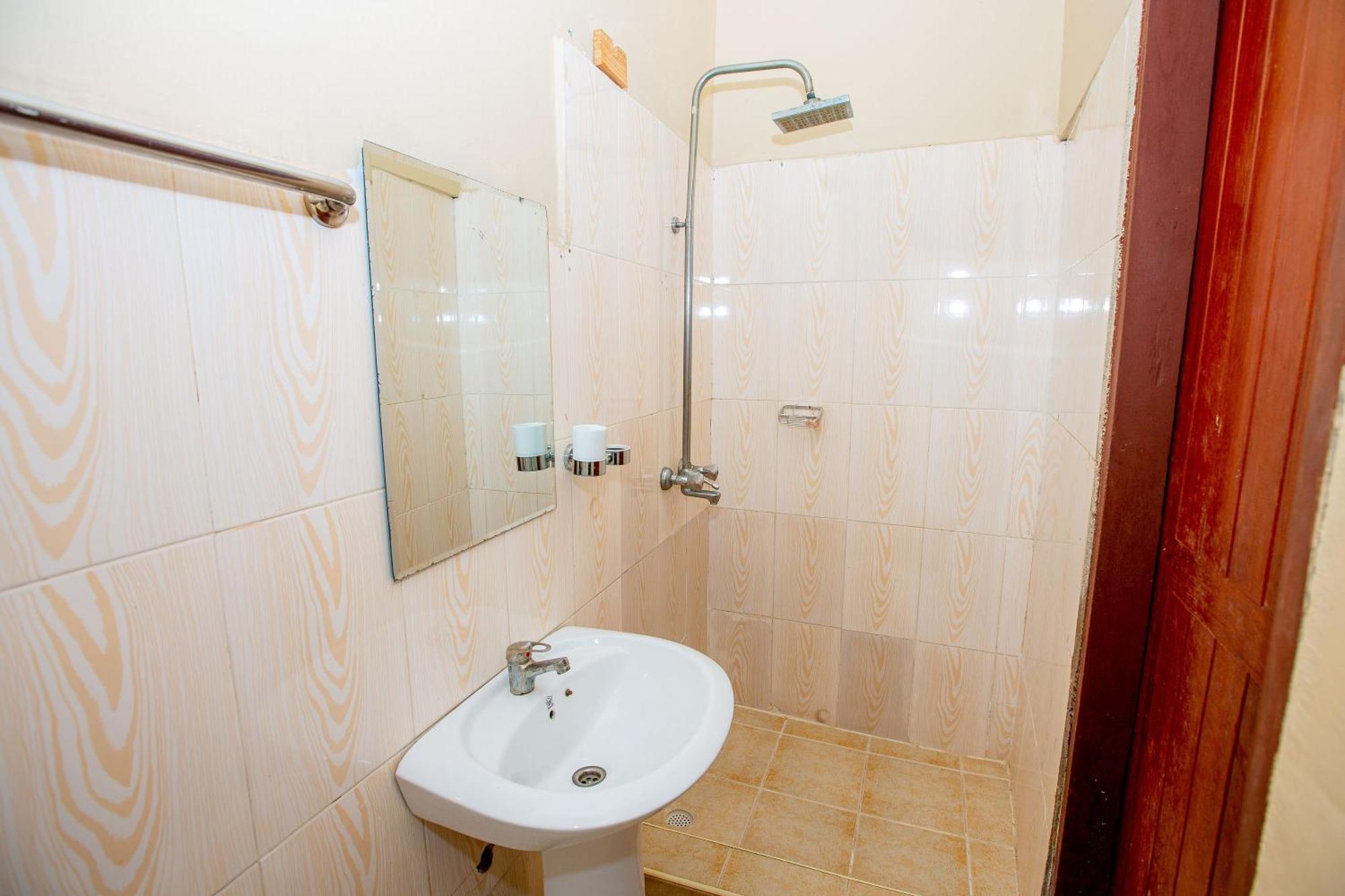 Kays Lodge Dar es Salaam Bagian luar foto