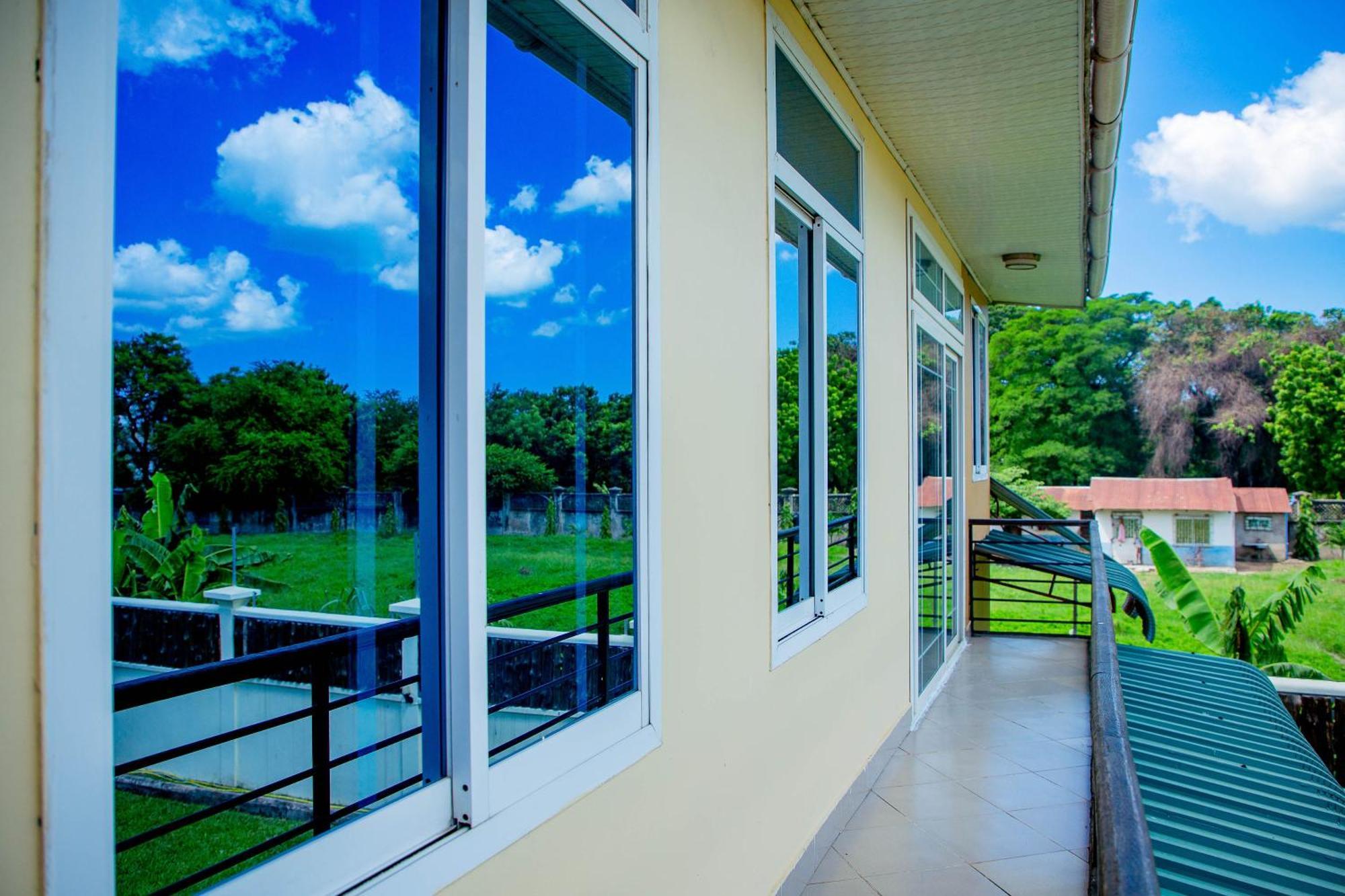 Kays Lodge Dar es Salaam Bagian luar foto