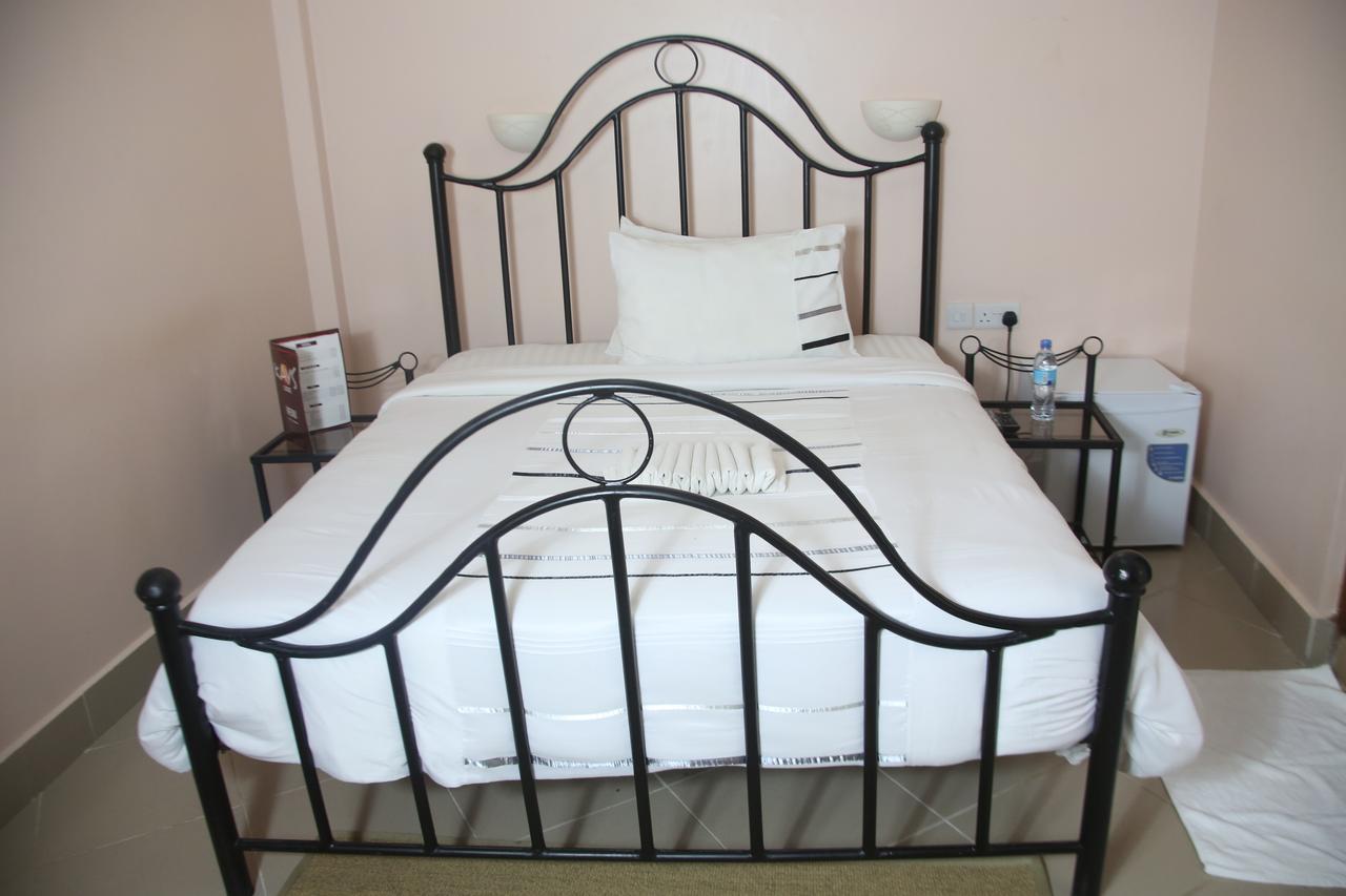 Kays Lodge Dar es Salaam Bagian luar foto
