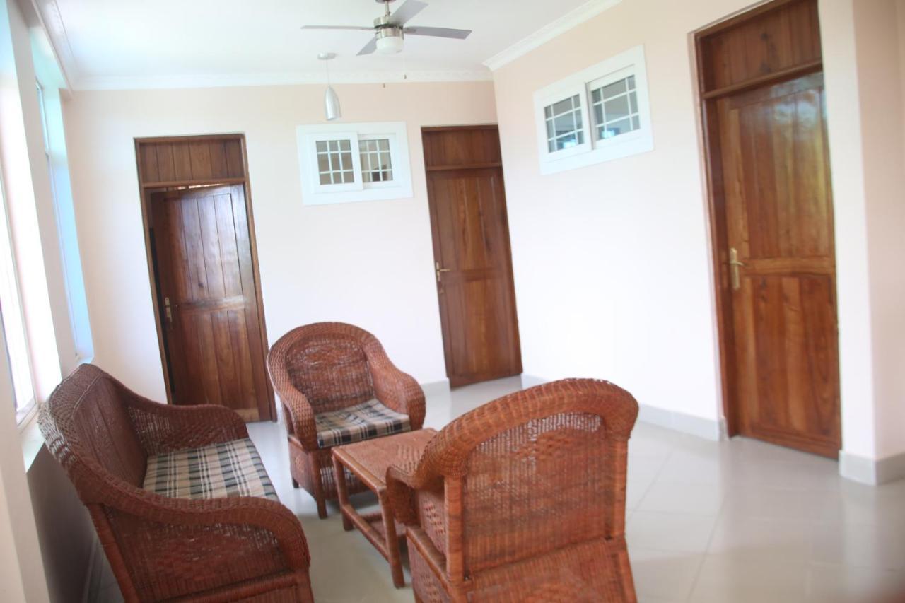 Kays Lodge Dar es Salaam Bagian luar foto